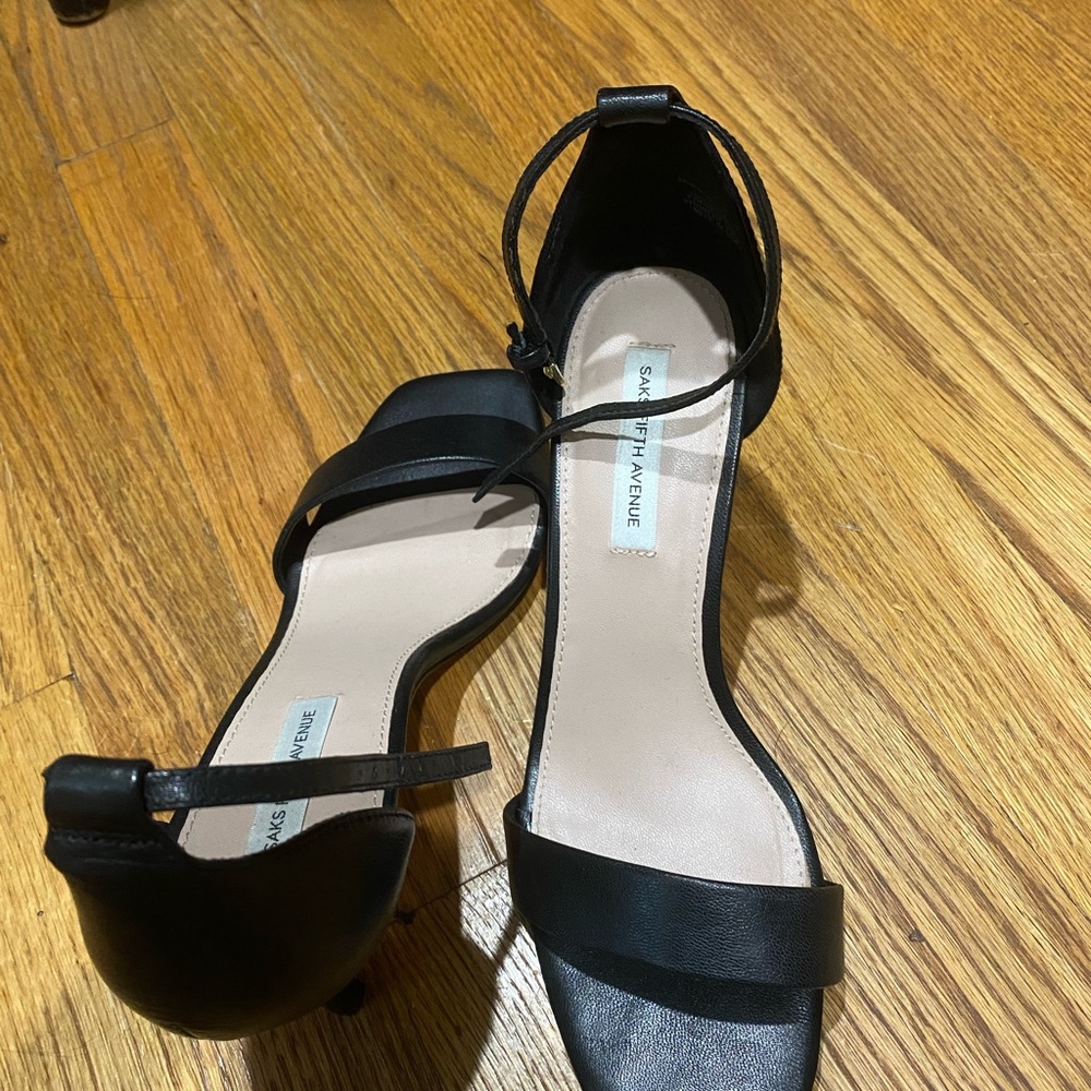 Saks Fifth Avenue black leather kitten heel sandal size 7.5